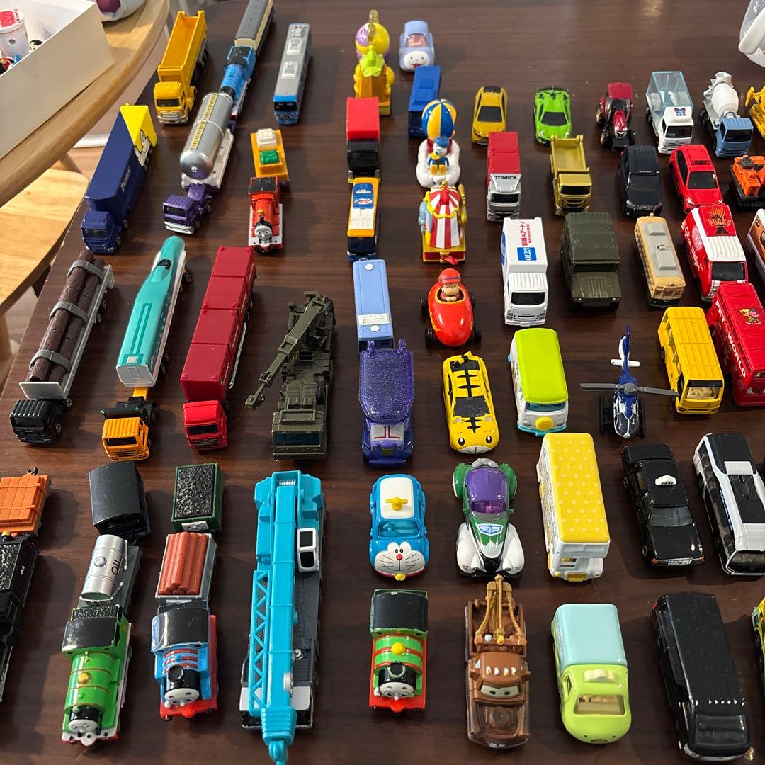 トミカ　100台まとめ　トーマス他キャラクター、ロング多数