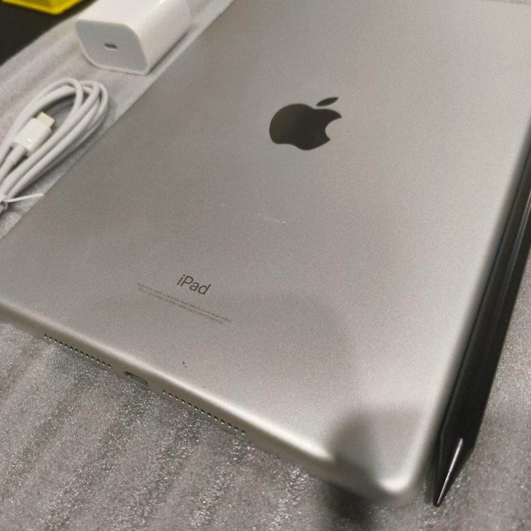 【良品】iPad第6世代128G,WiFiバッテリ健康度87%+新品充電器とペン