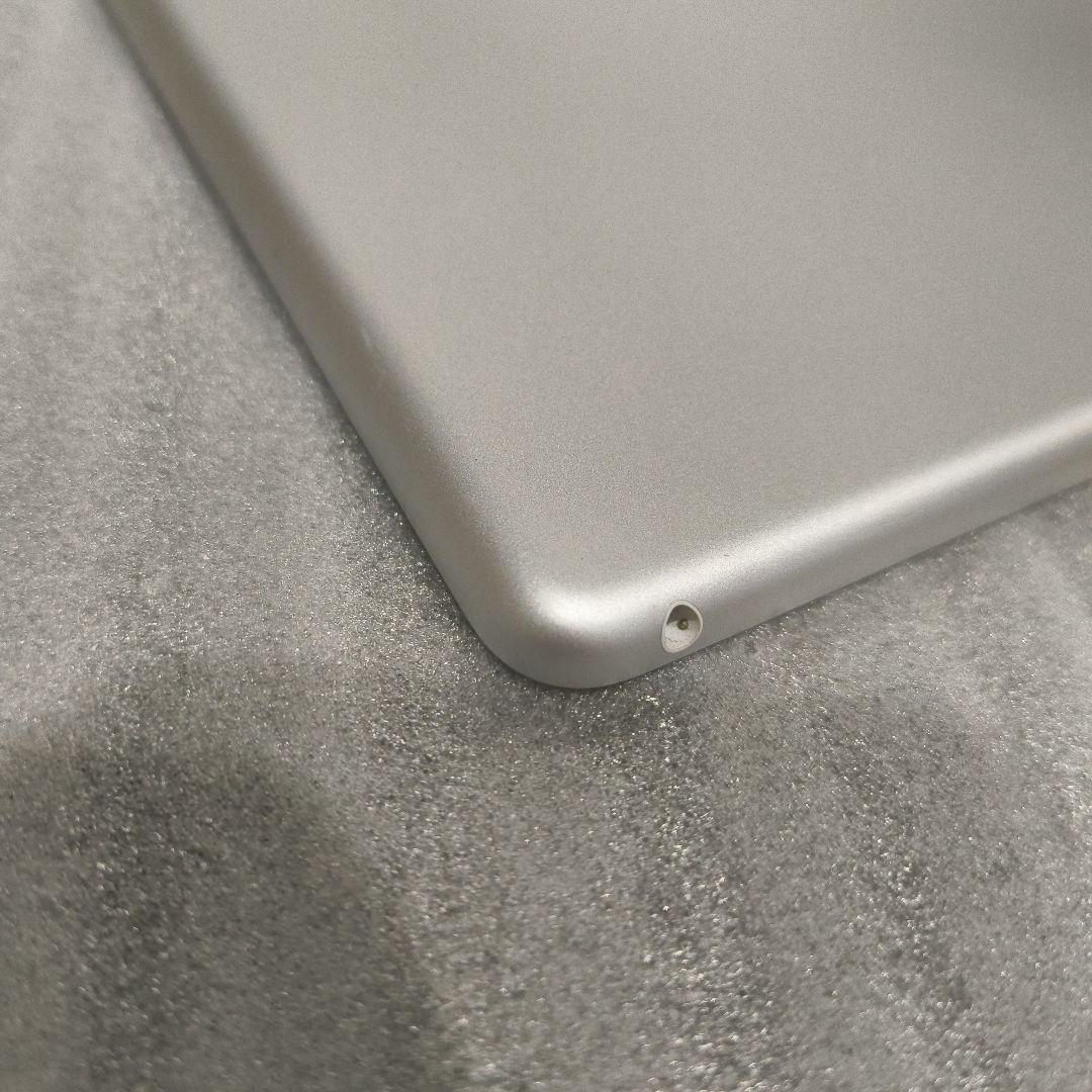 【良品】iPad第6世代128G,WiFiバッテリ健康度87%+新品充電器とペン