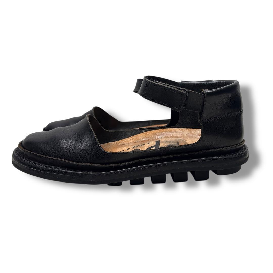 美品■trippen 【23.5】FRINGE アンクルストラップ サンダル 黒