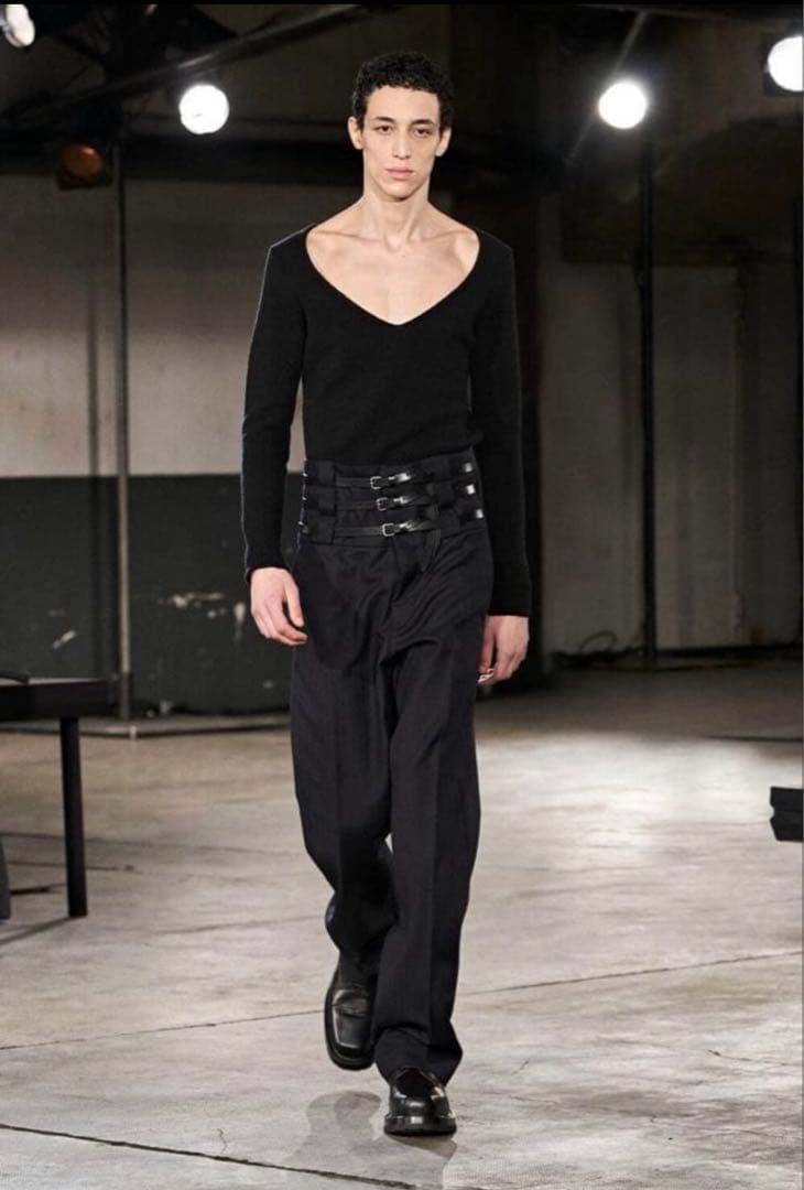 ドリスヴァンノッテン23aw 3連 ベルト スラックス 黒 未裾上