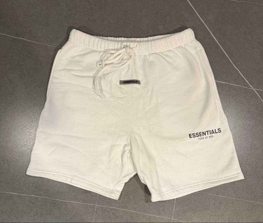 ESSENTIALS ホワイト ハーフパンツ ショートパンツ