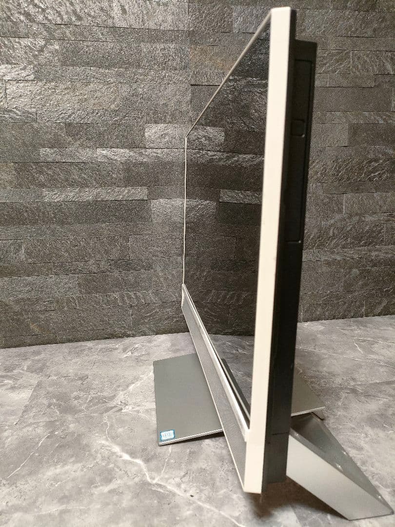 美品 NEC corei7 メモリ16GB 新品SSD480GB office