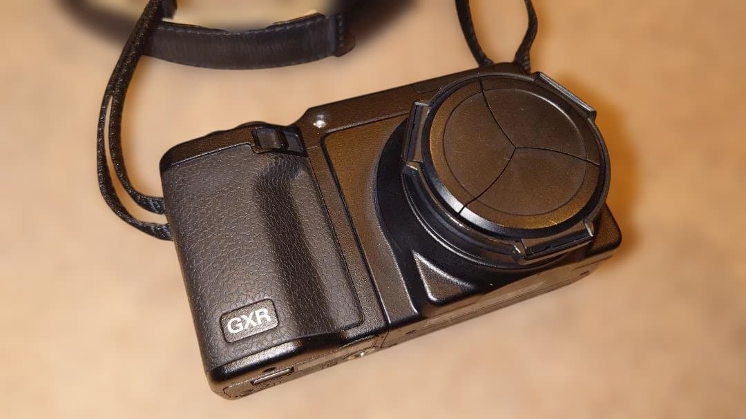 （am※ssk様限定） RICOH GXR P10 KIT本体【おまけ付】