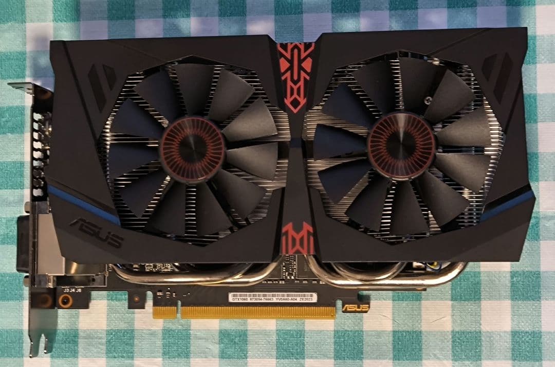 ASUS GeForce GTX 1060 6GB グラフィックボード。