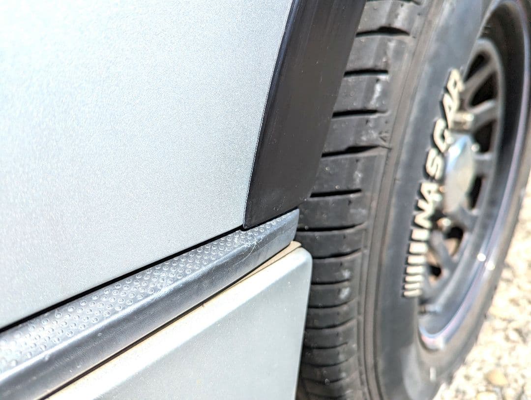 ハイエース オーバーフェンダー ビス止め ローダウンルック 30 ミリ 車検対応