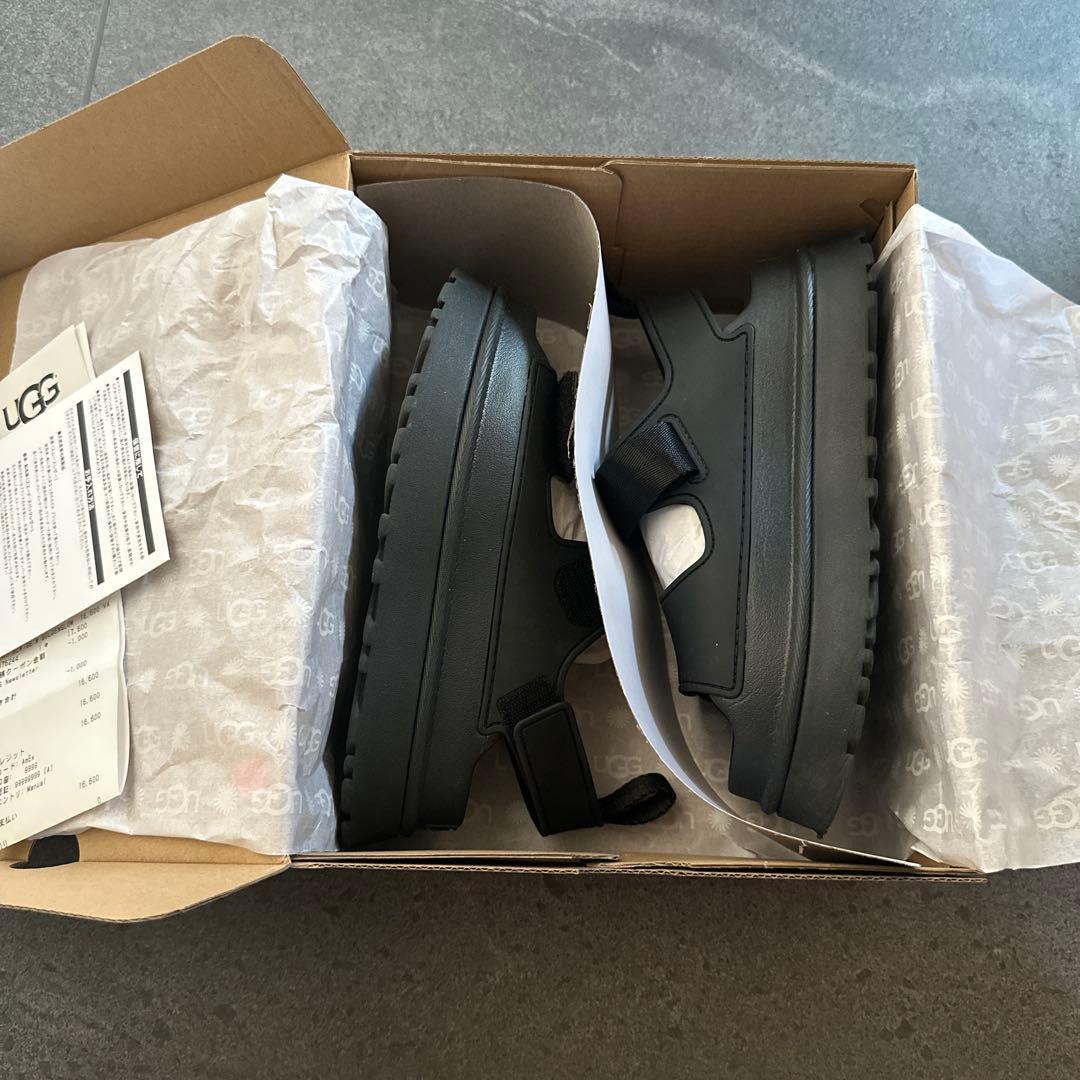 大人気‼️ UGG GOLDEN GLOWサンダル　ブラック　23センチ