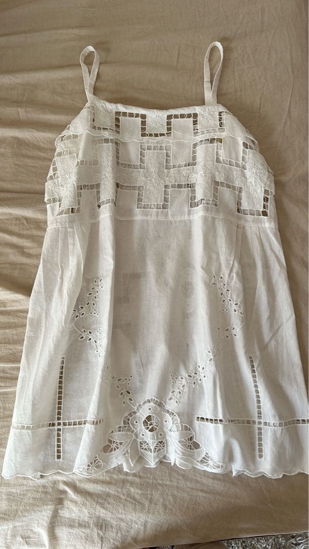 【未使用】Curensology カットワーククロスブラウス