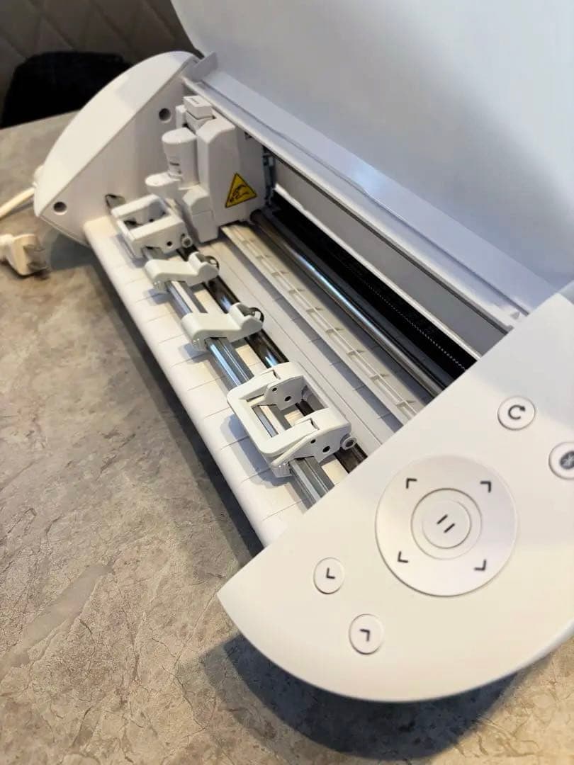 TKMモータース　カッティングマシン シルエット ポートレート4