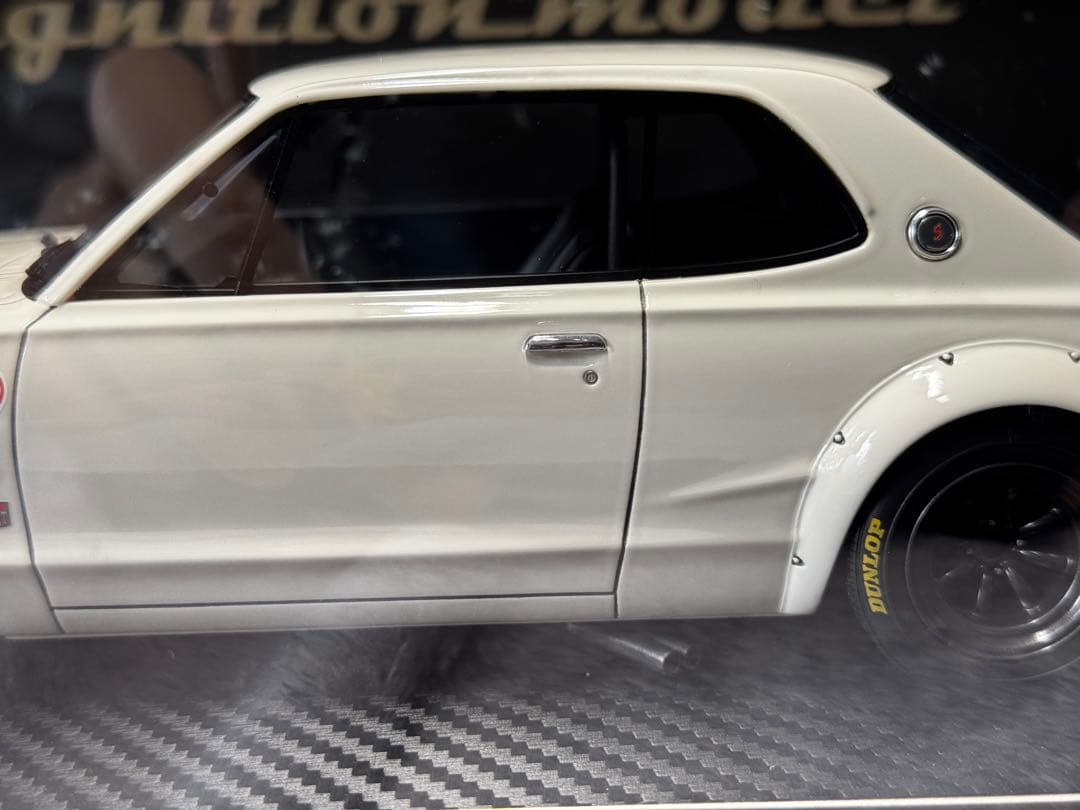 SKYLINE 2000 GT-R (KPGC10 ) ホワイト 1/18