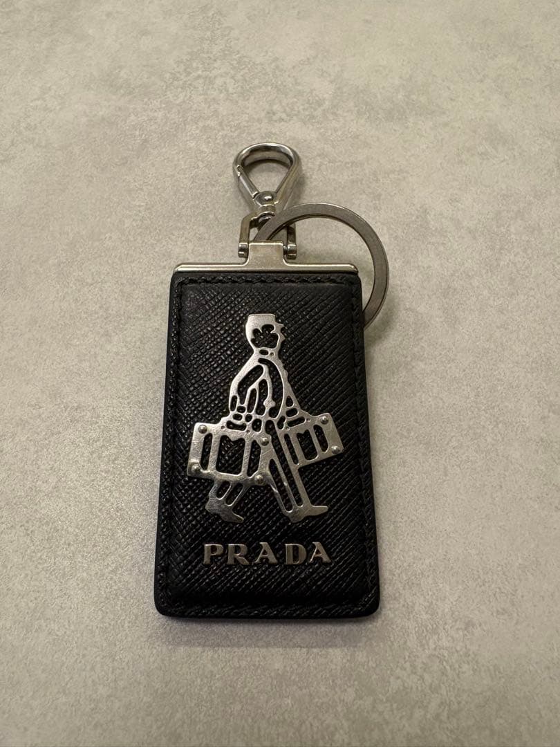 プラダ　ポーター　キーホルダー　ストラップ　キーリング　ホテルマン　ドアマン