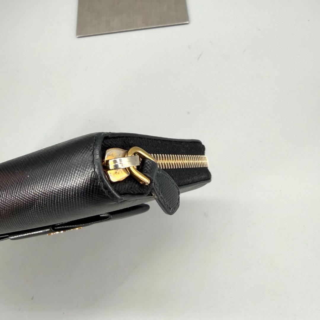 PRADA サフィアーノレザー 長財布 ブラック　フィオッコ　ラウンドファスナー