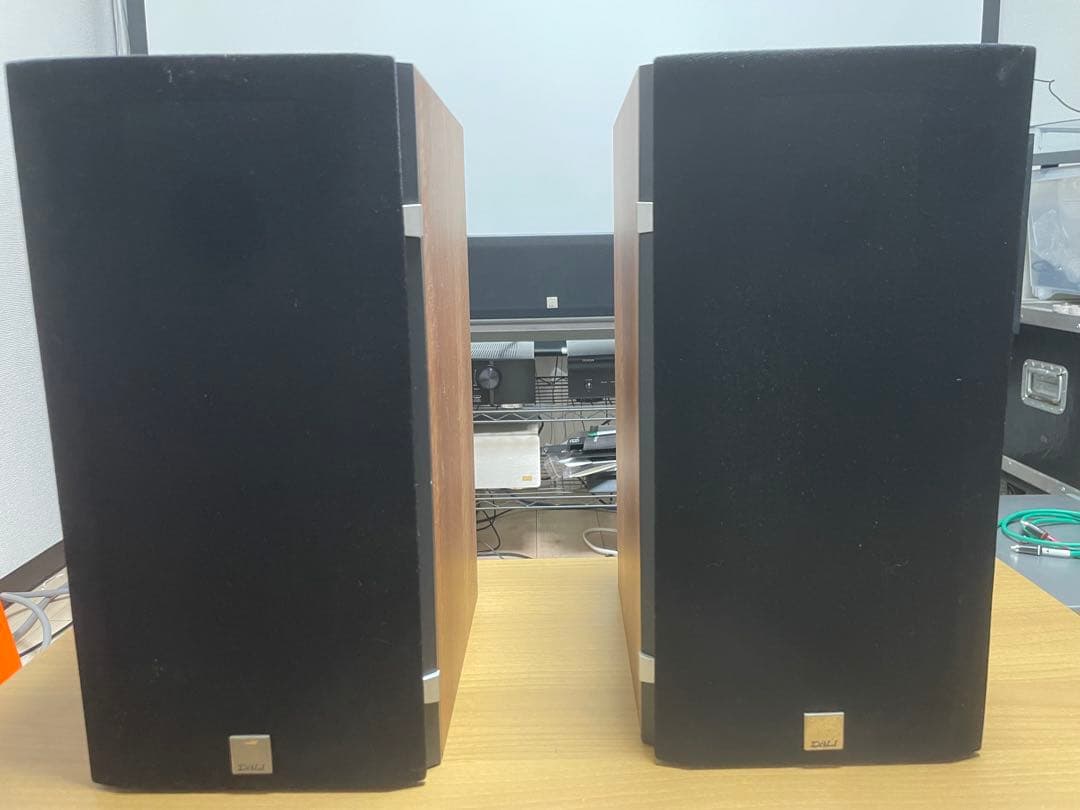 スピーカー・ウーファー DALI LEKTOR 3