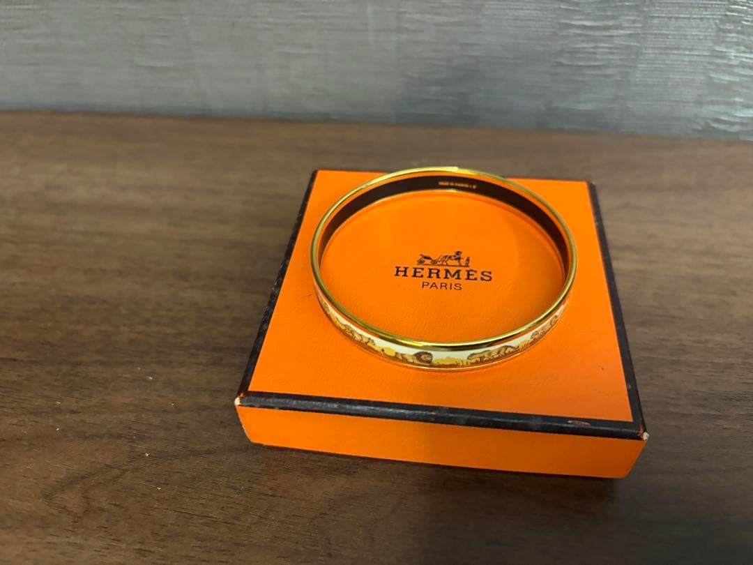 お値下げ　HERMES エマイユ 動物柄 バングル 箱付き