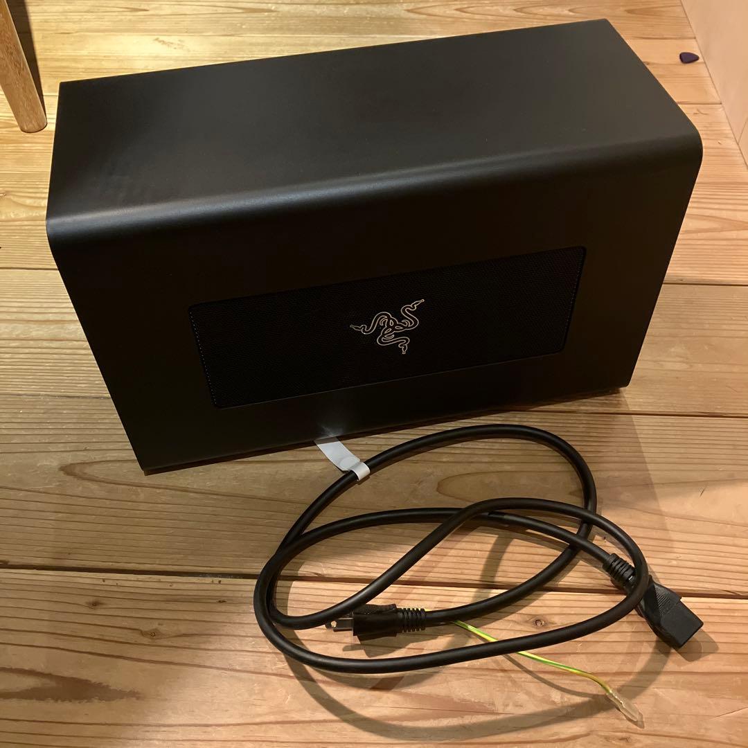 Razer Core X Chroma 外部グラフィックスエンクロージャー