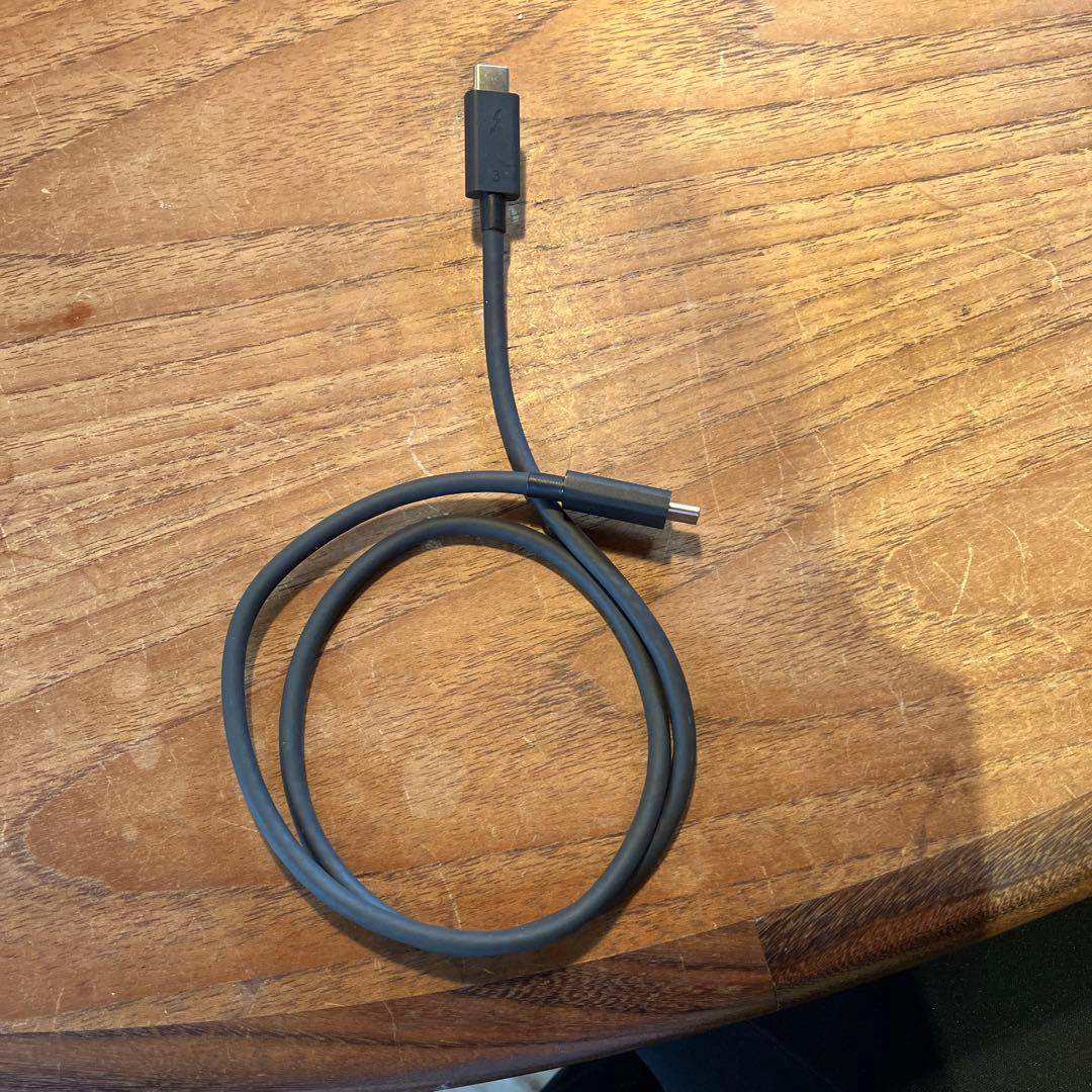 Razer Core X Chroma 外部グラフィックスエンクロージャー