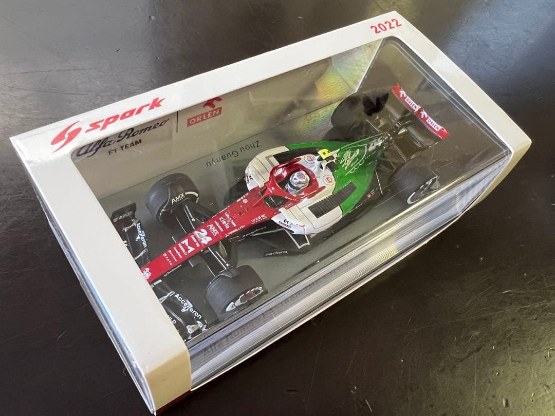 ミニカー Alfa Romeo F1 Team 2022 ZhouGuanyu1:43