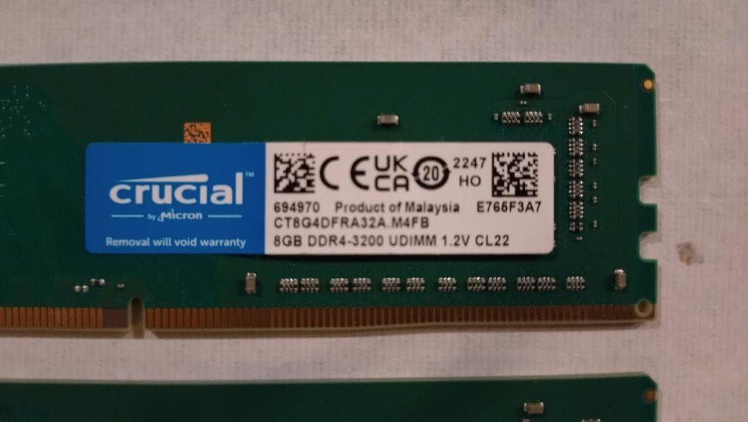 crucial 16GB DDR4-3200 UDIMM メモリ