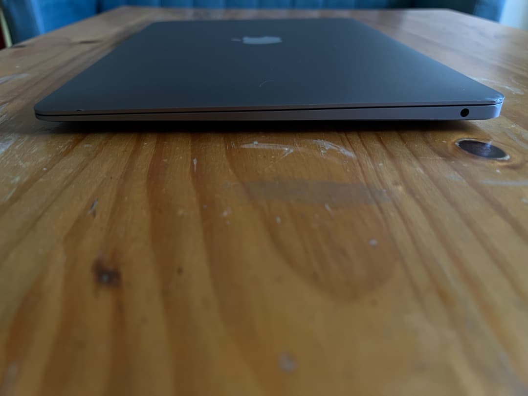 MacBook Air 2020 M1スペースグレー