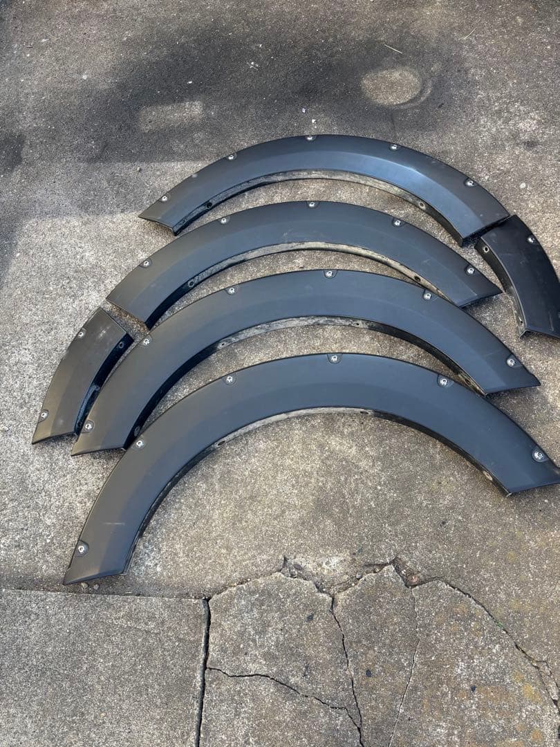 ハイエースワイドナロー　ジャオスオーバーフェンダー