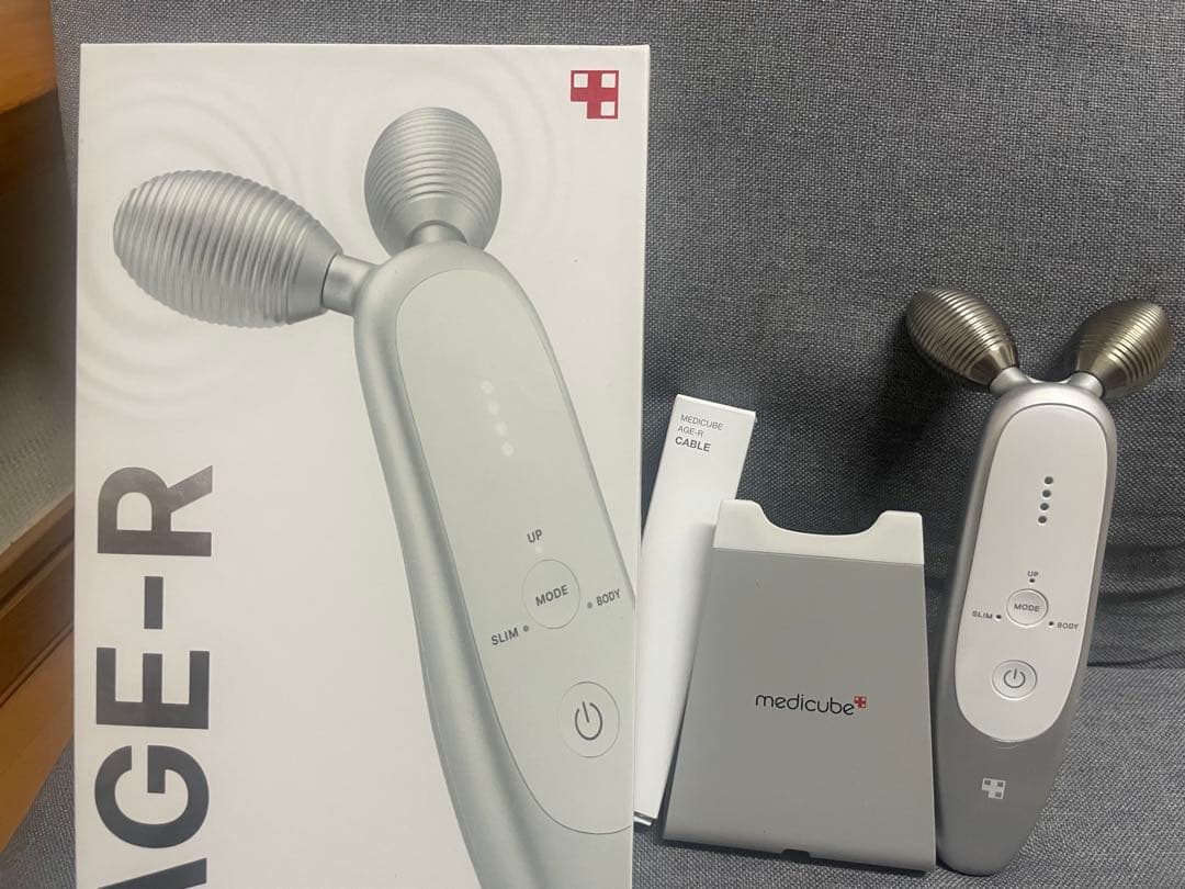 メディキューブ　美顔器　AGE-R DERMA EMS SHOT