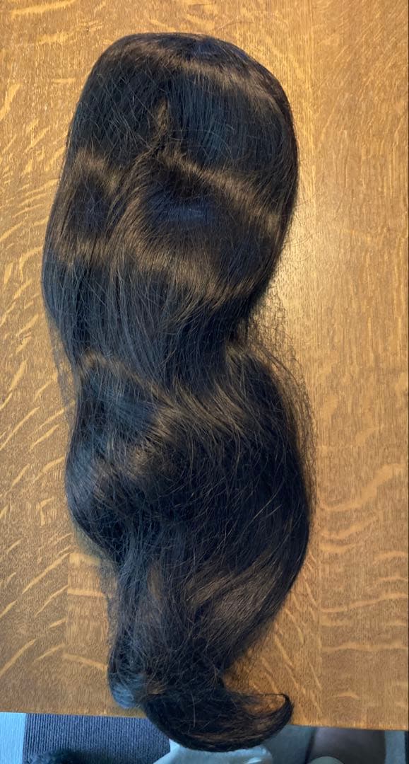 黒のウェーブロングウィッグ