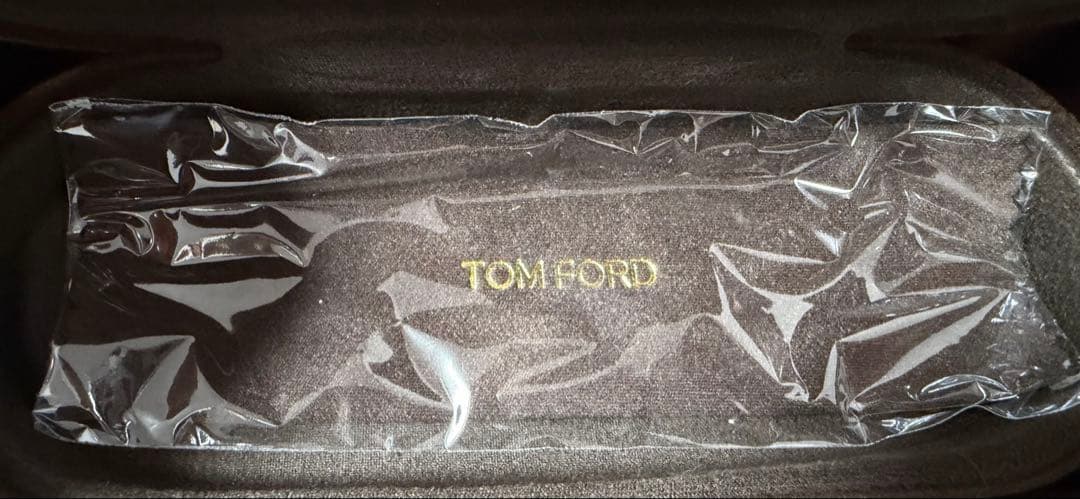 トムフォード TOM FORD TF1042D 01V 52サングラス