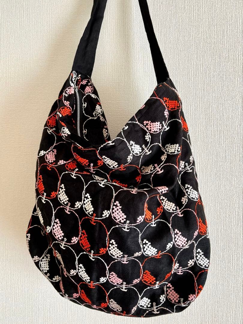 美品 ミナペルホネン ショルダーバッグ mela りんご 2way ボディバッグ