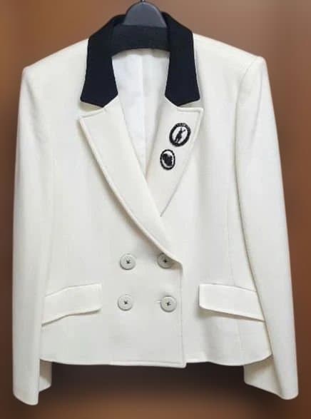 miss ashida ワッペン付きアイボリーテーラードジャケット