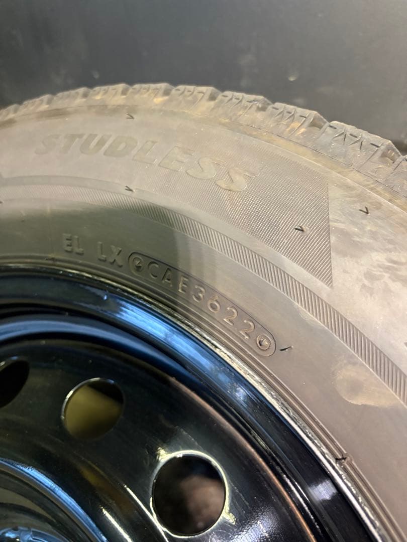 kaigotrou9613 スタッドレスタイヤ 185/65r15引取限定