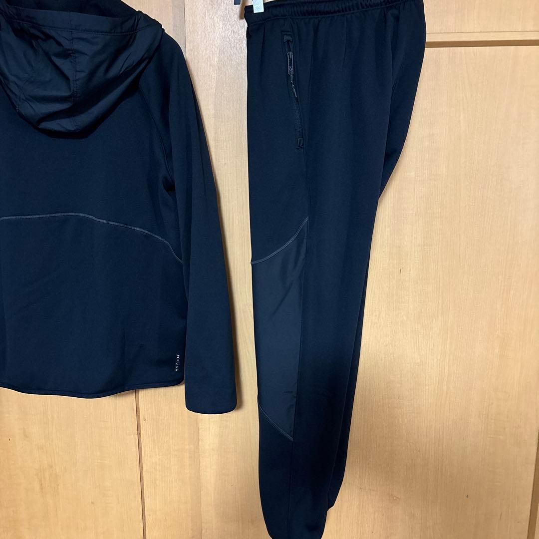 美品　アンダーアーマーRUSHトレーニングウェアセットアップ　M