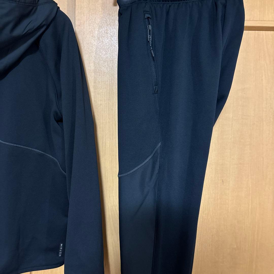 美品　アンダーアーマーRUSHトレーニングウェアセットアップ　M