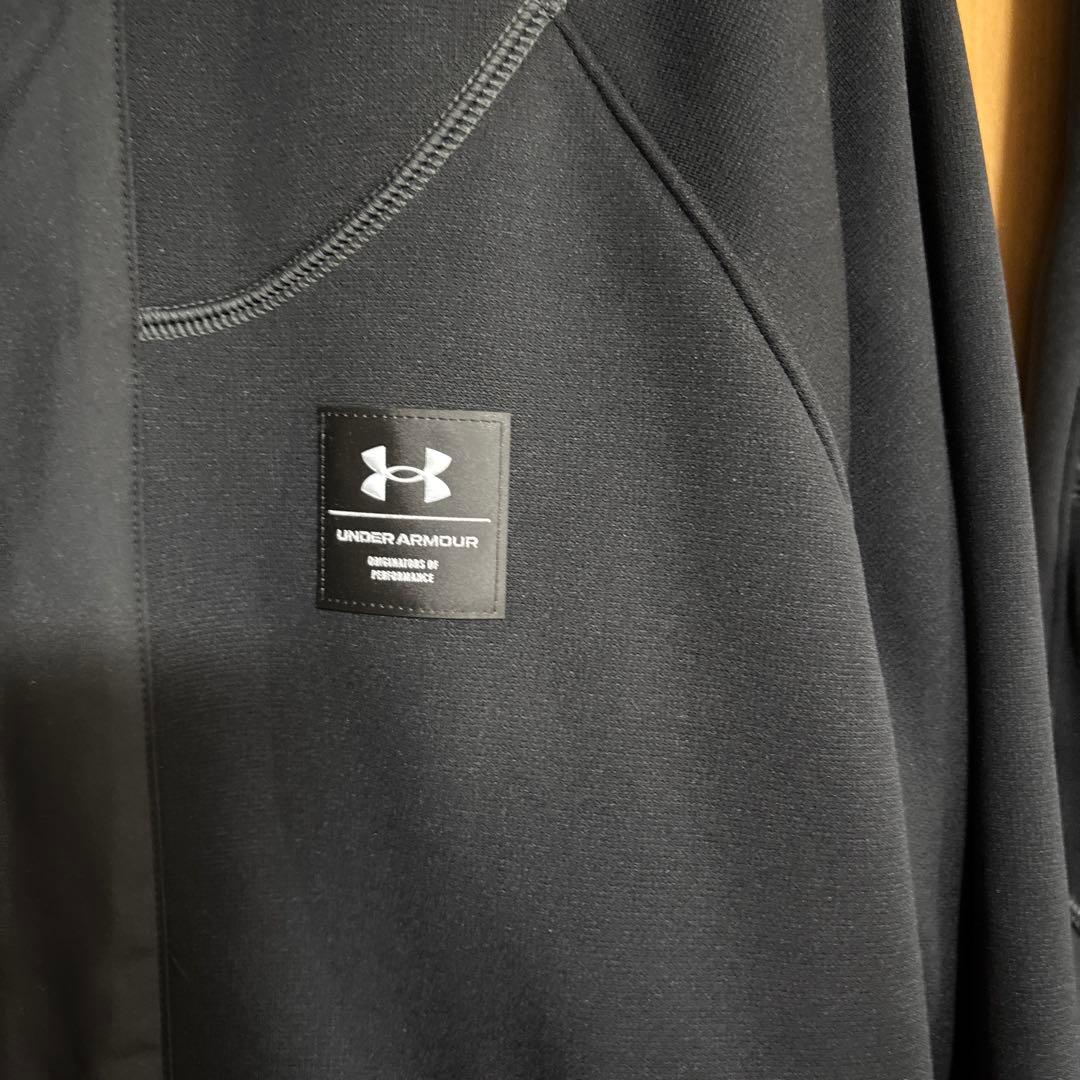 美品　アンダーアーマーRUSHトレーニングウェアセットアップ　M