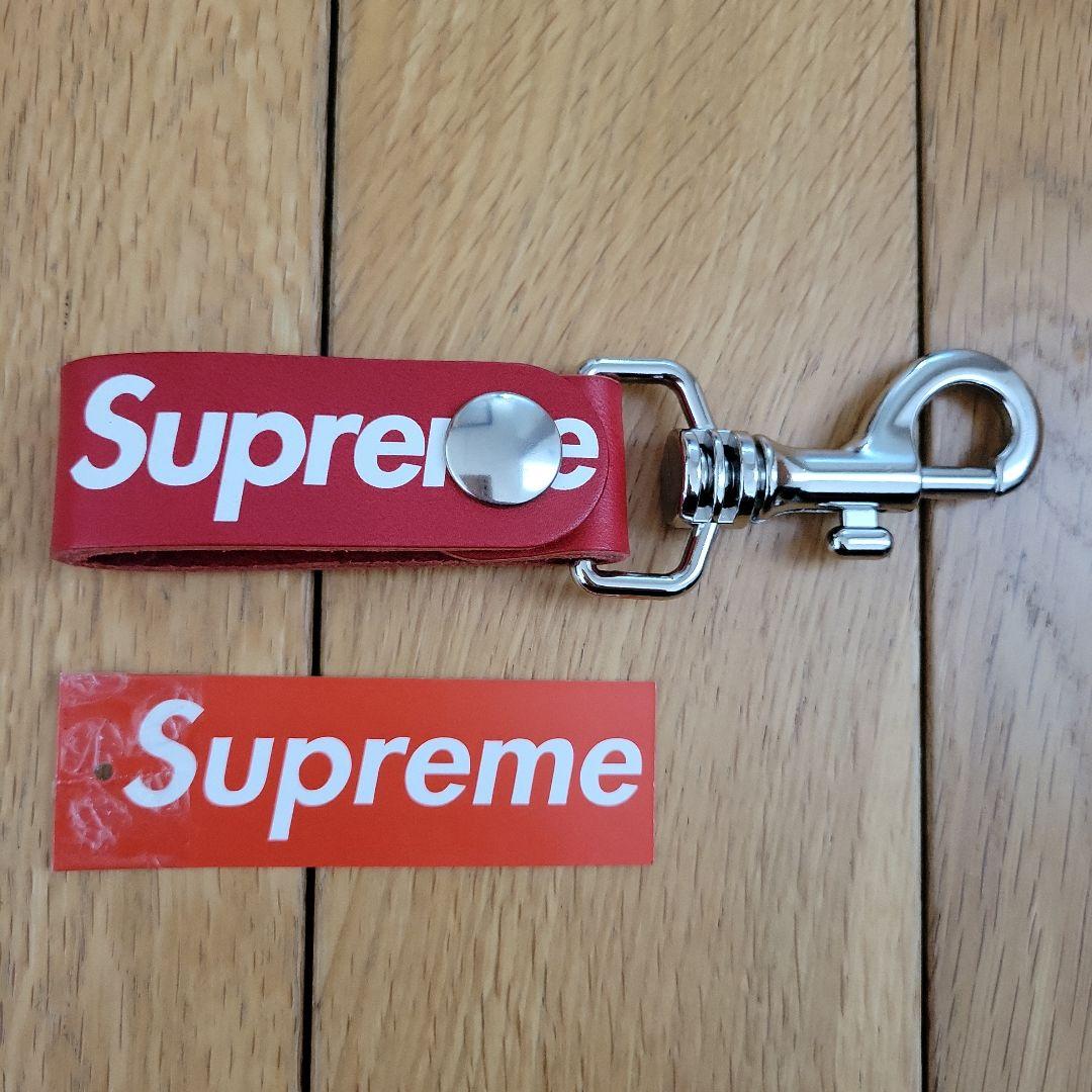 小物 Supreme Leather Key Loop Red