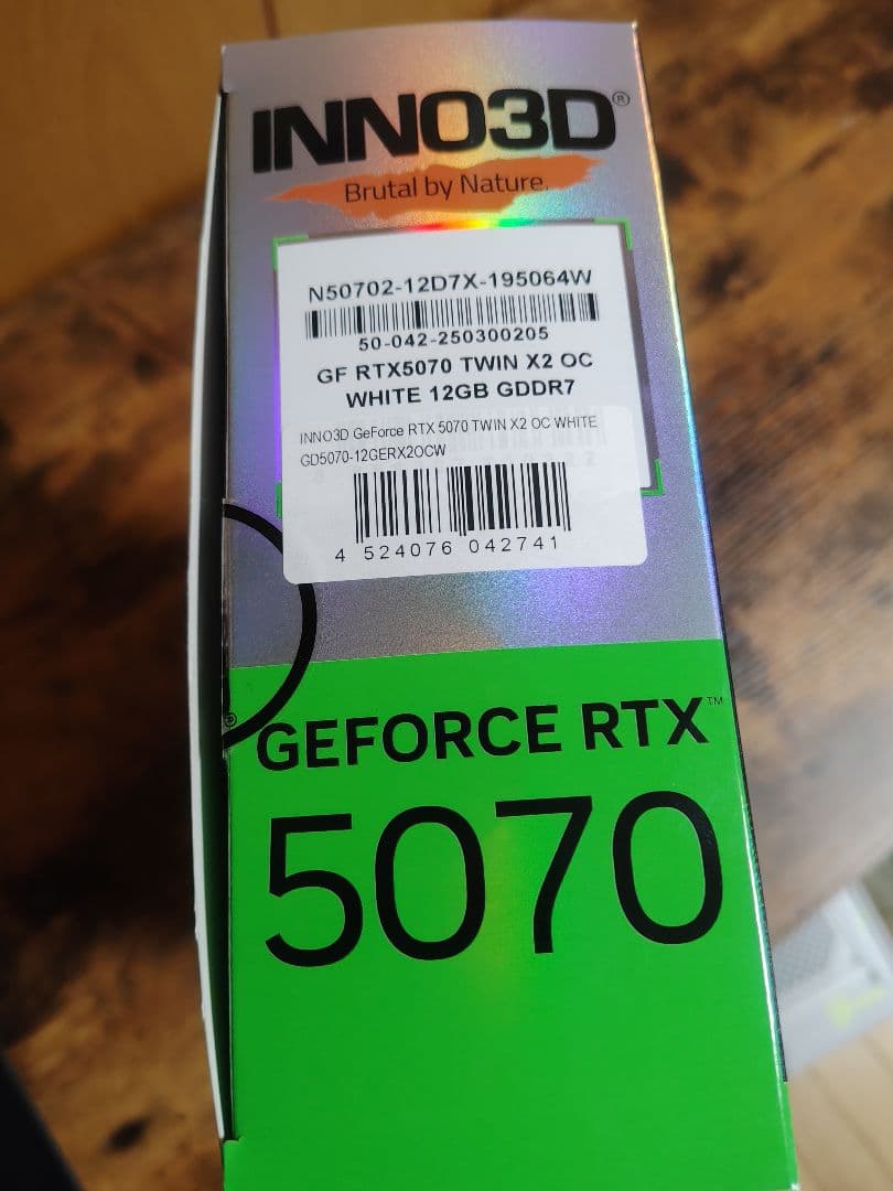 グラフィックボード・グラボ・ビデオカード INNO3D GeForce RTX 5070 TWIN X2 OC WHITE