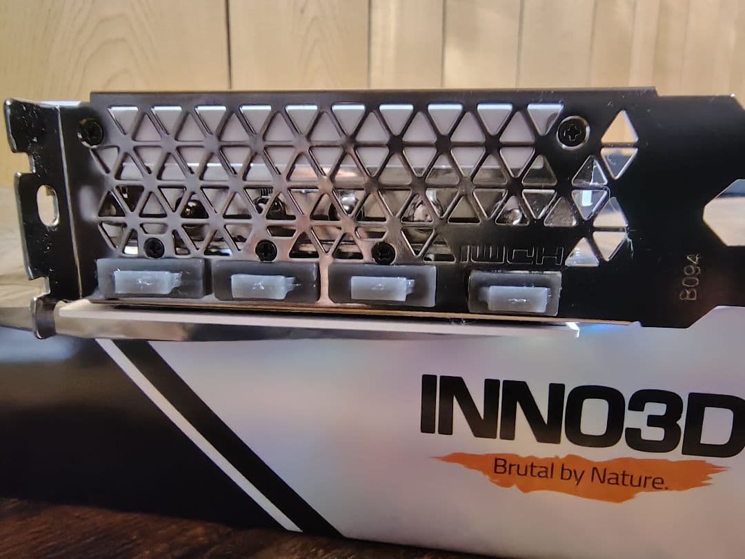 グラフィックボード・グラボ・ビデオカード INNO3D GeForce RTX 5070 TWIN X2 OC WHITE