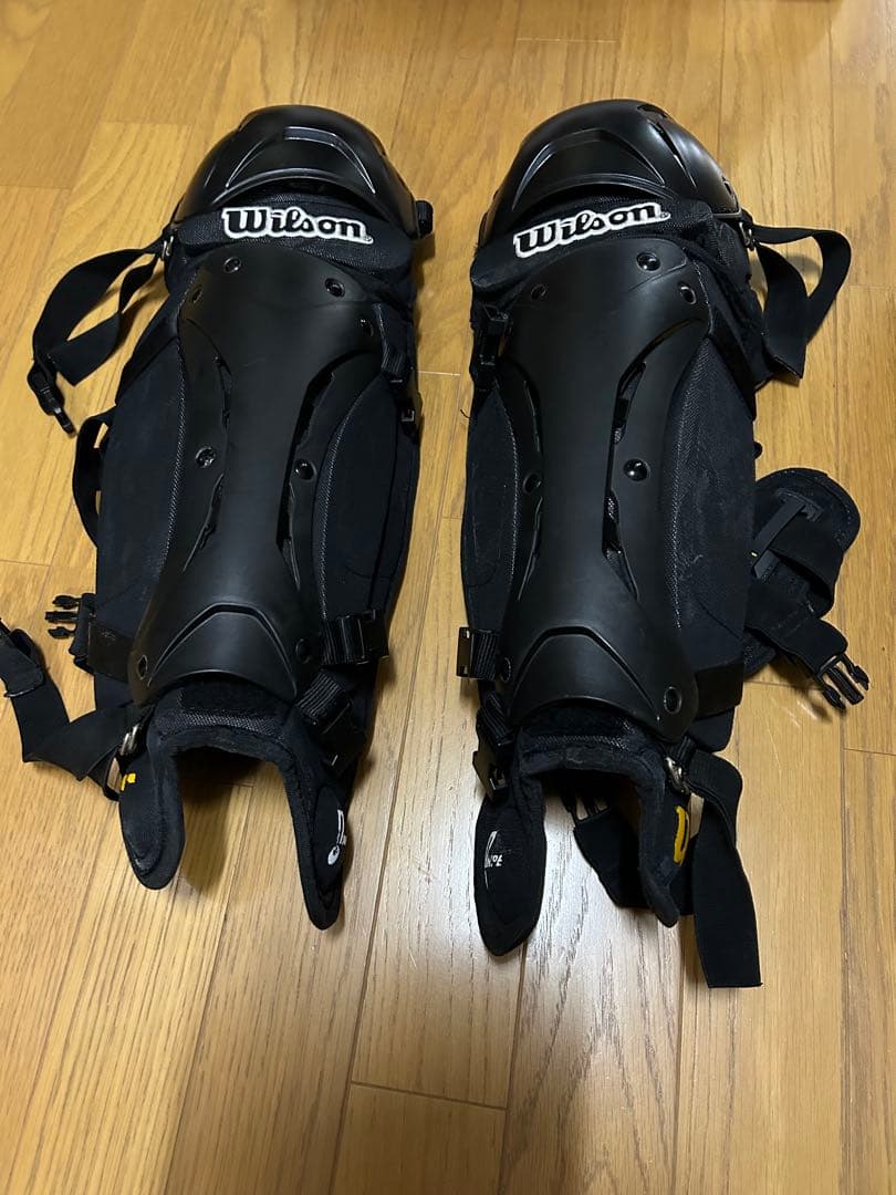【中古】Wilson 硬式用　球審レガース（フットガード ブラック）