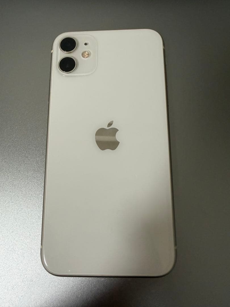 21年製 iPhone 11 128GB ホワイト修理歴なしバッテリー交換なし