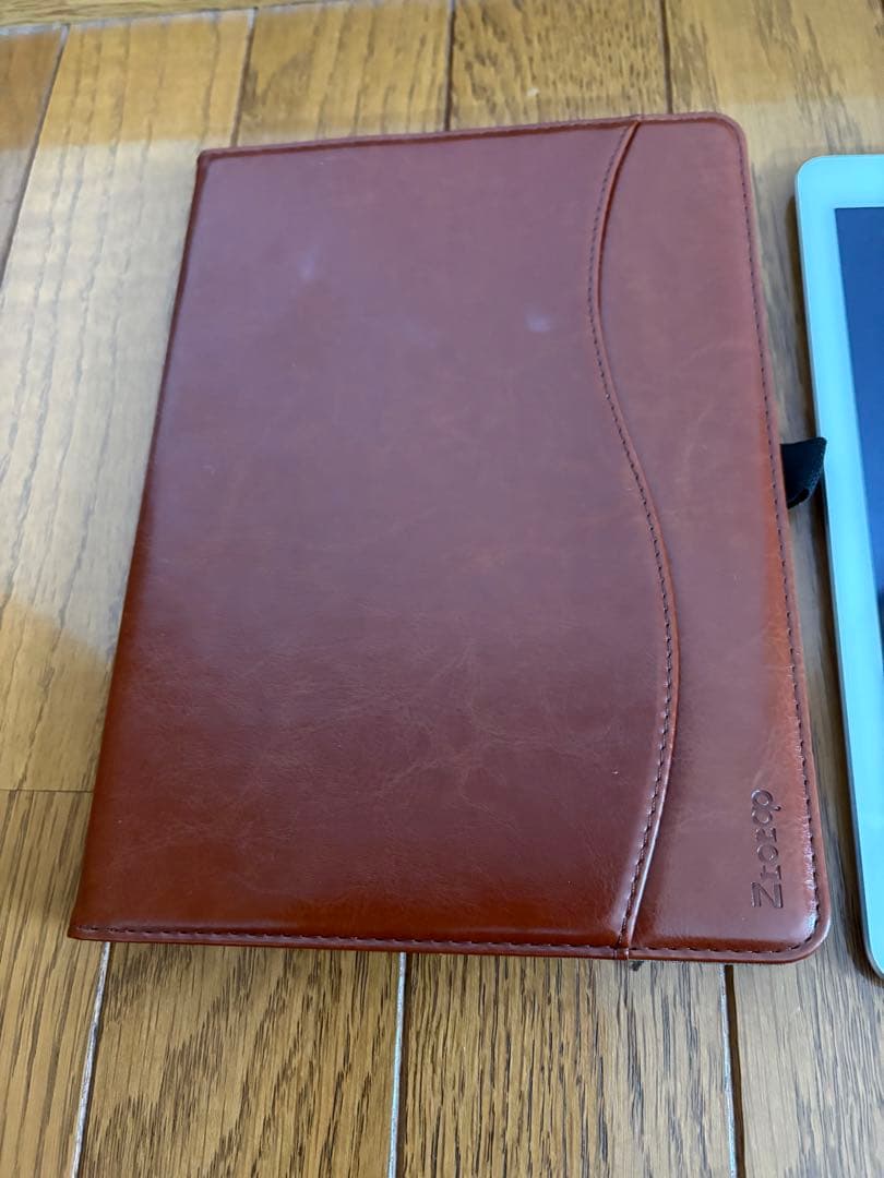 （ぴー様用）iPad 第5世代 シルバー WIFI 32GB ケース付き