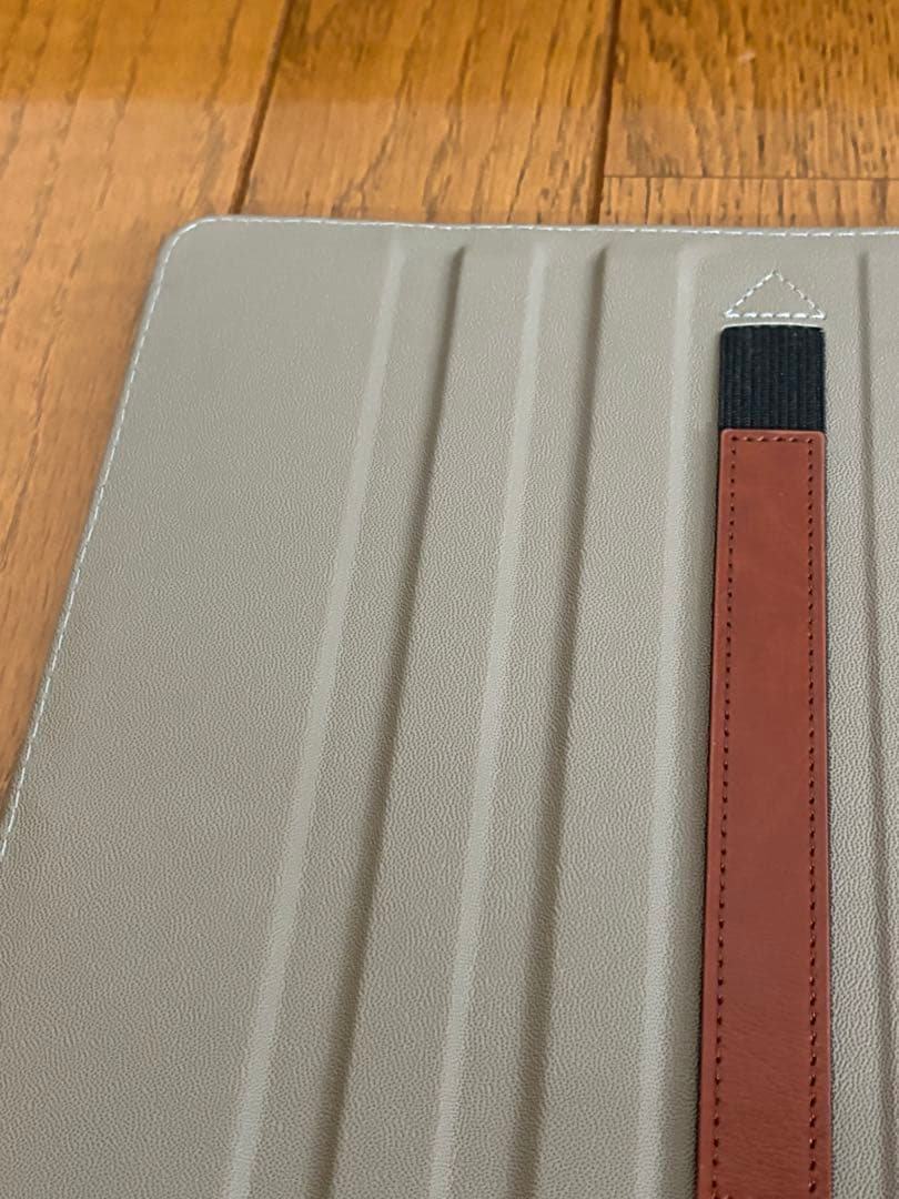 （ぴー様用）iPad 第5世代 シルバー WIFI 32GB ケース付き