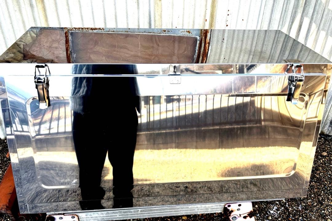 ステンレス工具箱　道具箱　取り付けステー（ボルト）付き