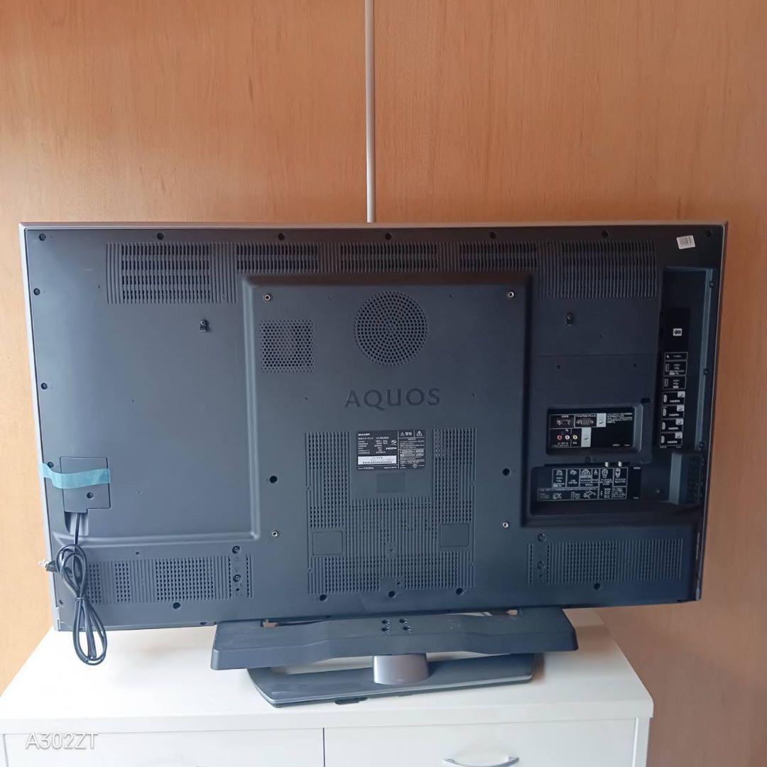 F☆N009 送料無料 ショールーム展示品　SHARP　液晶テレビ　52インチ
