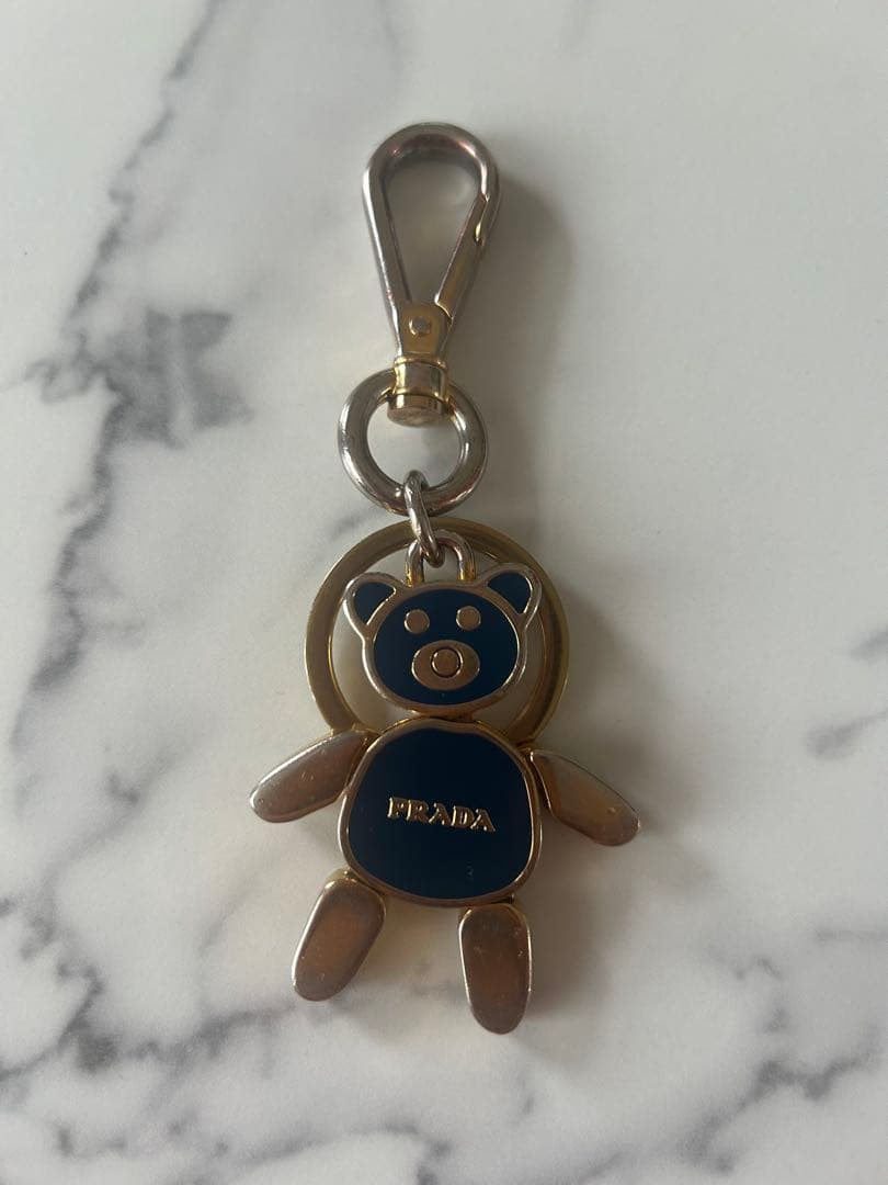 PRADA クマ型キーホルダー キーチェーン　ゴールド　ネイビー
