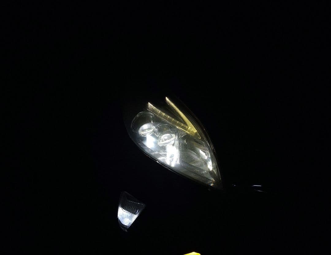 30プリウス後期　LEDヘッドライト　左右　コンピューター、車内ECU付