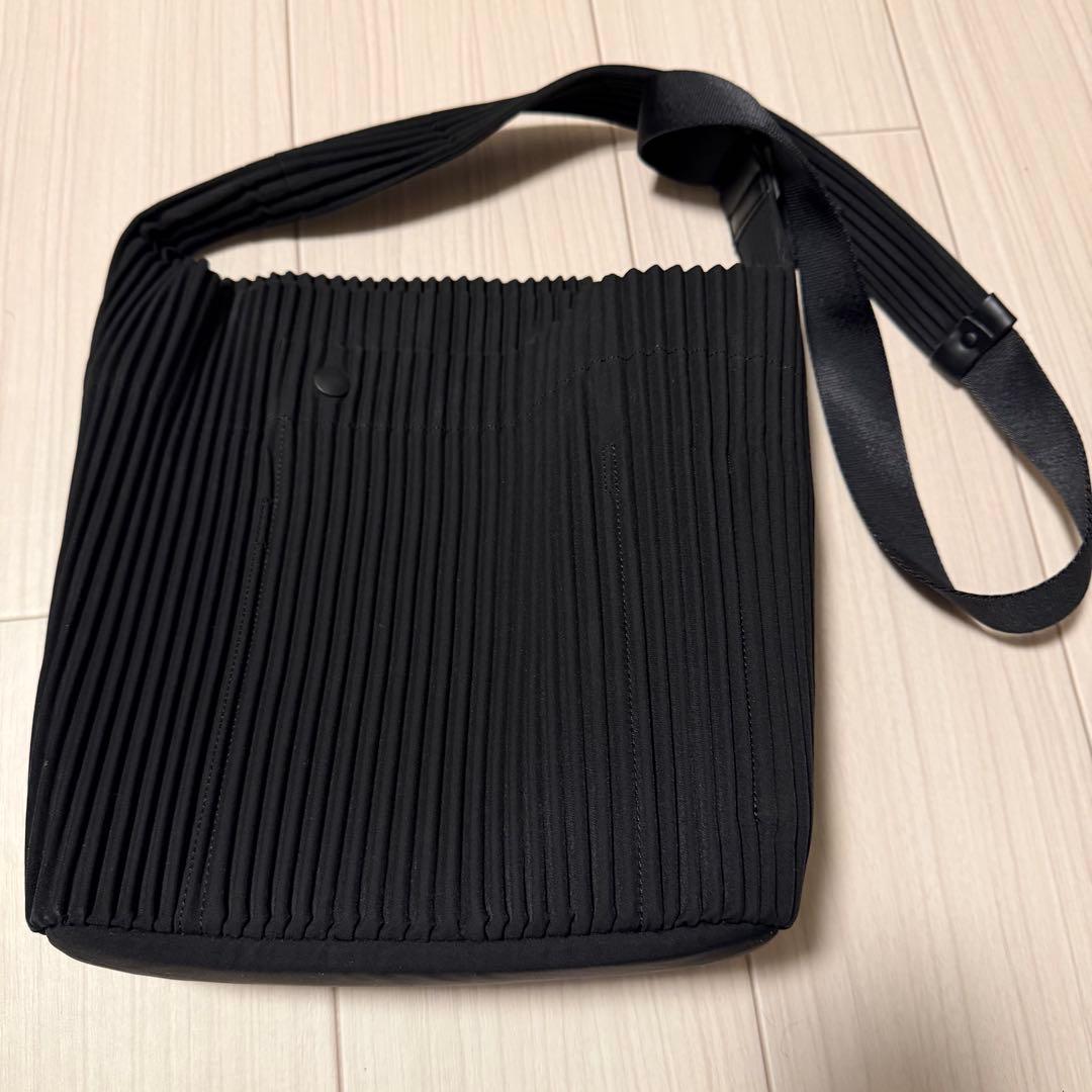 イッセイミヤケ プリーツショルダー