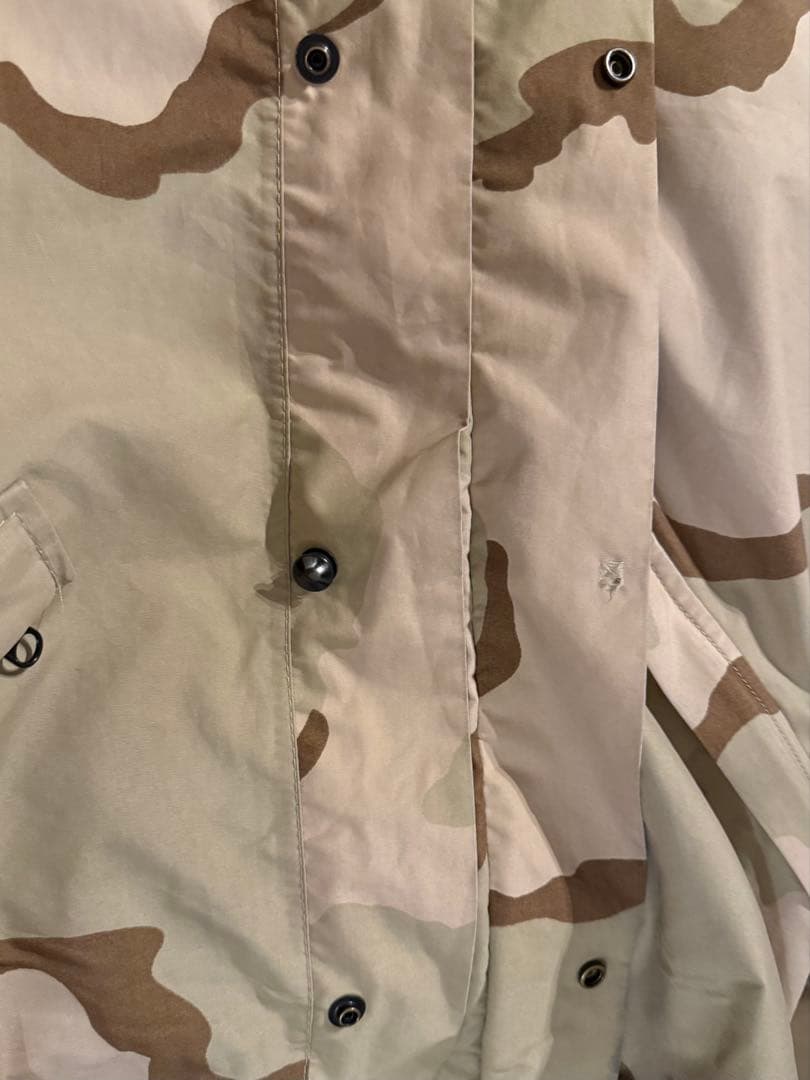 ゴアテックス　カモフラージュ リバーシブルジャケット 内ポケットに収納されます。