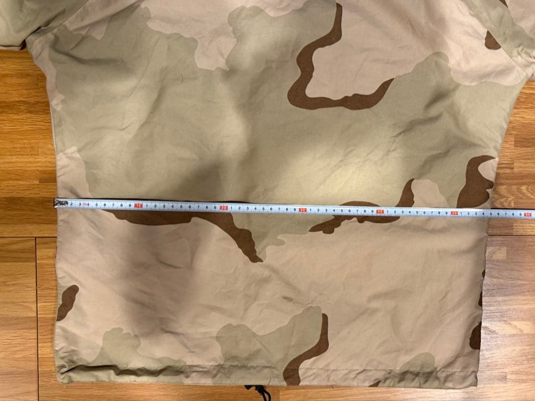 ゴアテックス　カモフラージュ リバーシブルジャケット 内ポケットに収納されます。