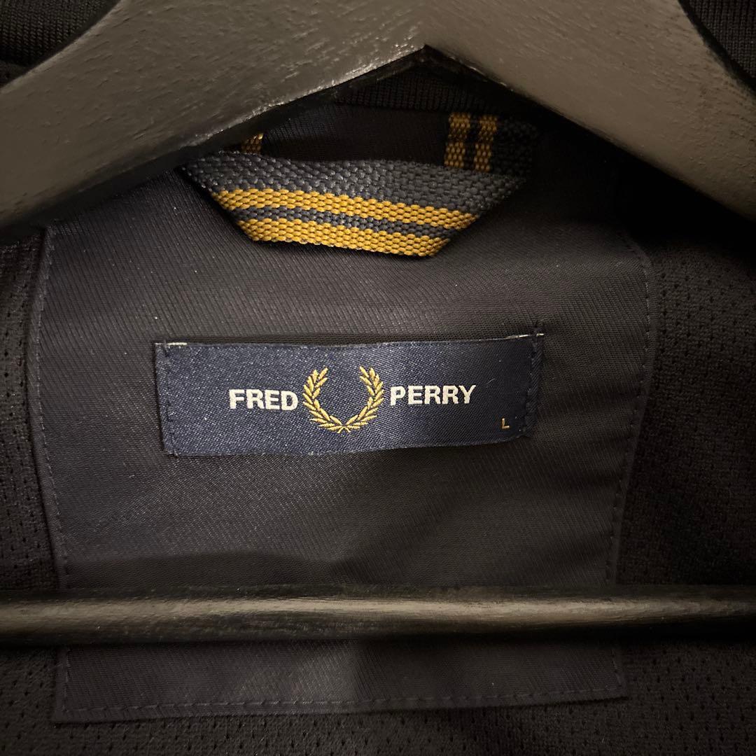 FRED PERRY ナイロンジャケット