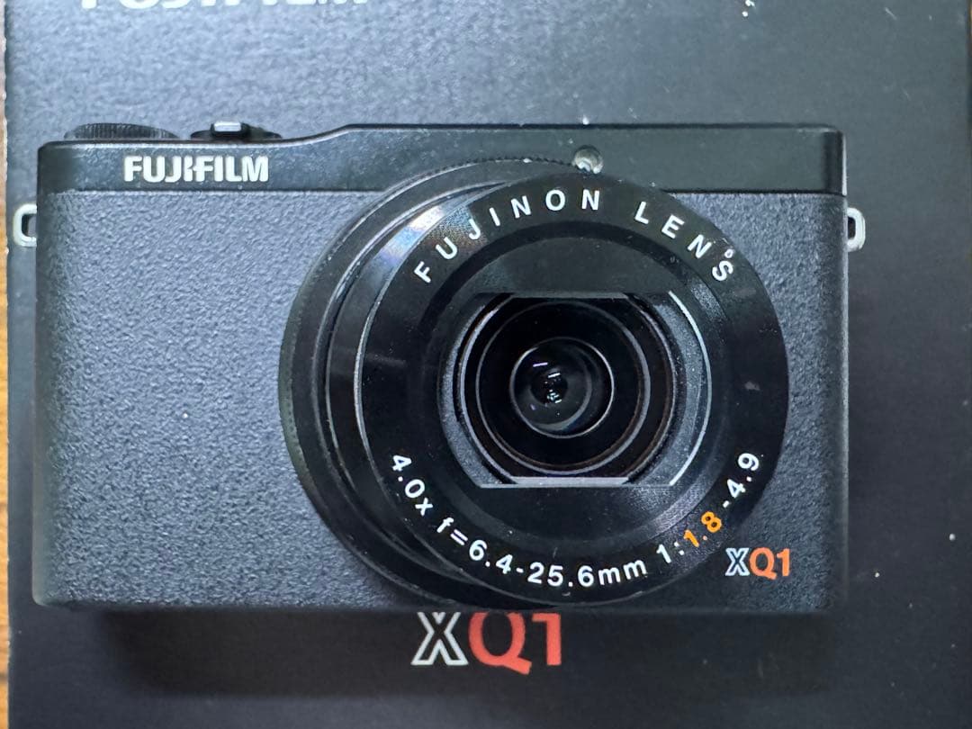 FUJIFILM XQ1 コンパクトデジタルカメラ