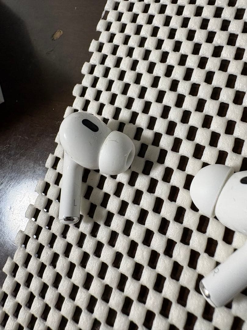 AirPods Pro第2世代　TYPE-C 本体 ホワイト 充電ケース付き